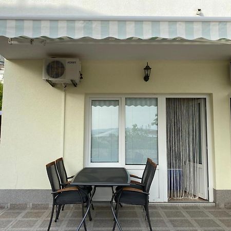 Apartmani Znaor Baška Voda Eksteriør bilde