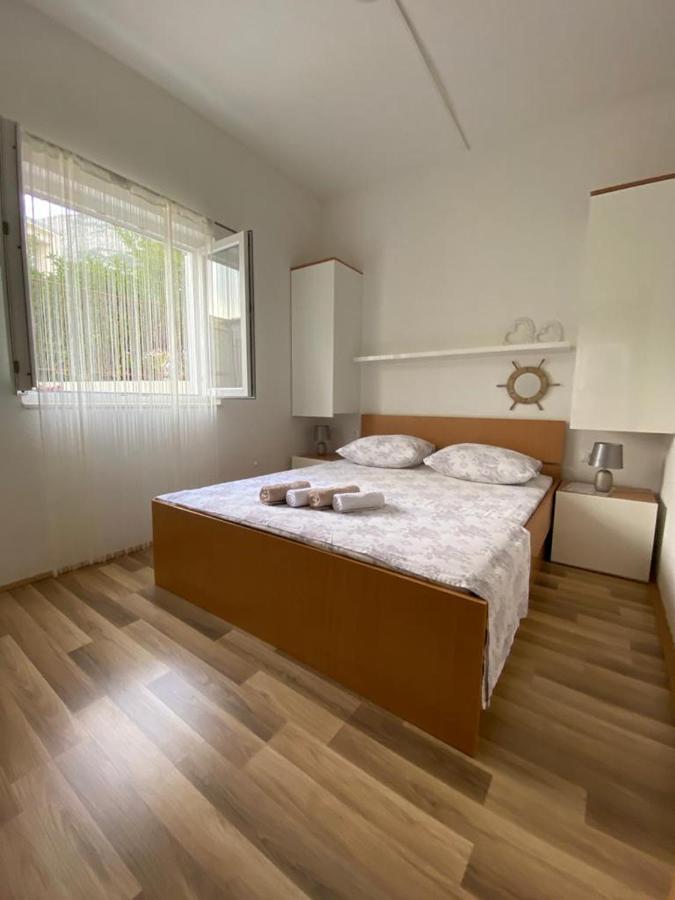 Apartmani Znaor Baška Voda Eksteriør bilde