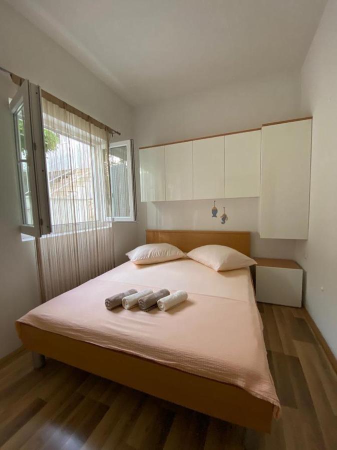 Apartmani Znaor Baška Voda Eksteriør bilde