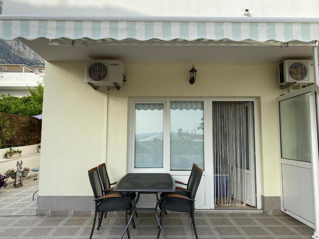 Apartmani Znaor Baška Voda Eksteriør bilde
