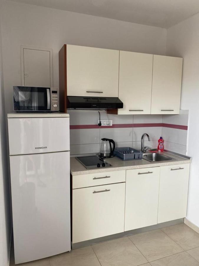 Apartmani Znaor Baška Voda Eksteriør bilde