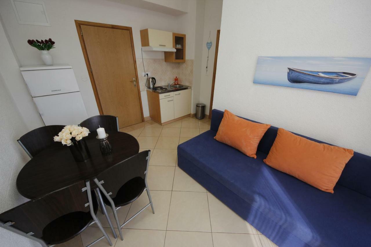 Apartmani Znaor Baška Voda Eksteriør bilde