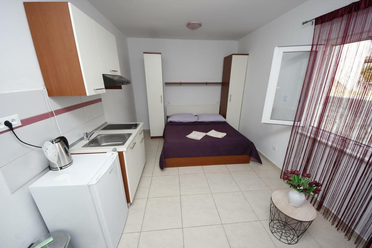 Apartmani Znaor Baška Voda Eksteriør bilde