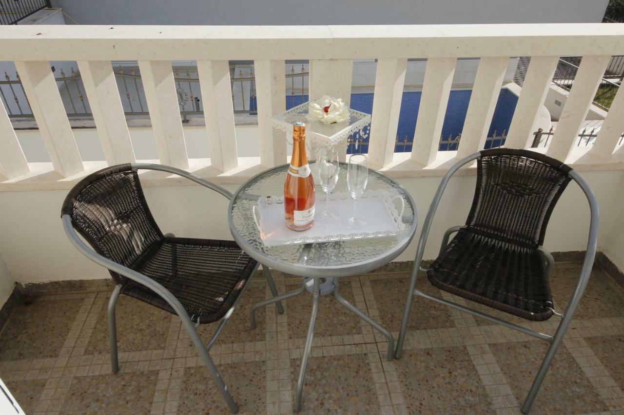 Apartmani Znaor Baška Voda Eksteriør bilde