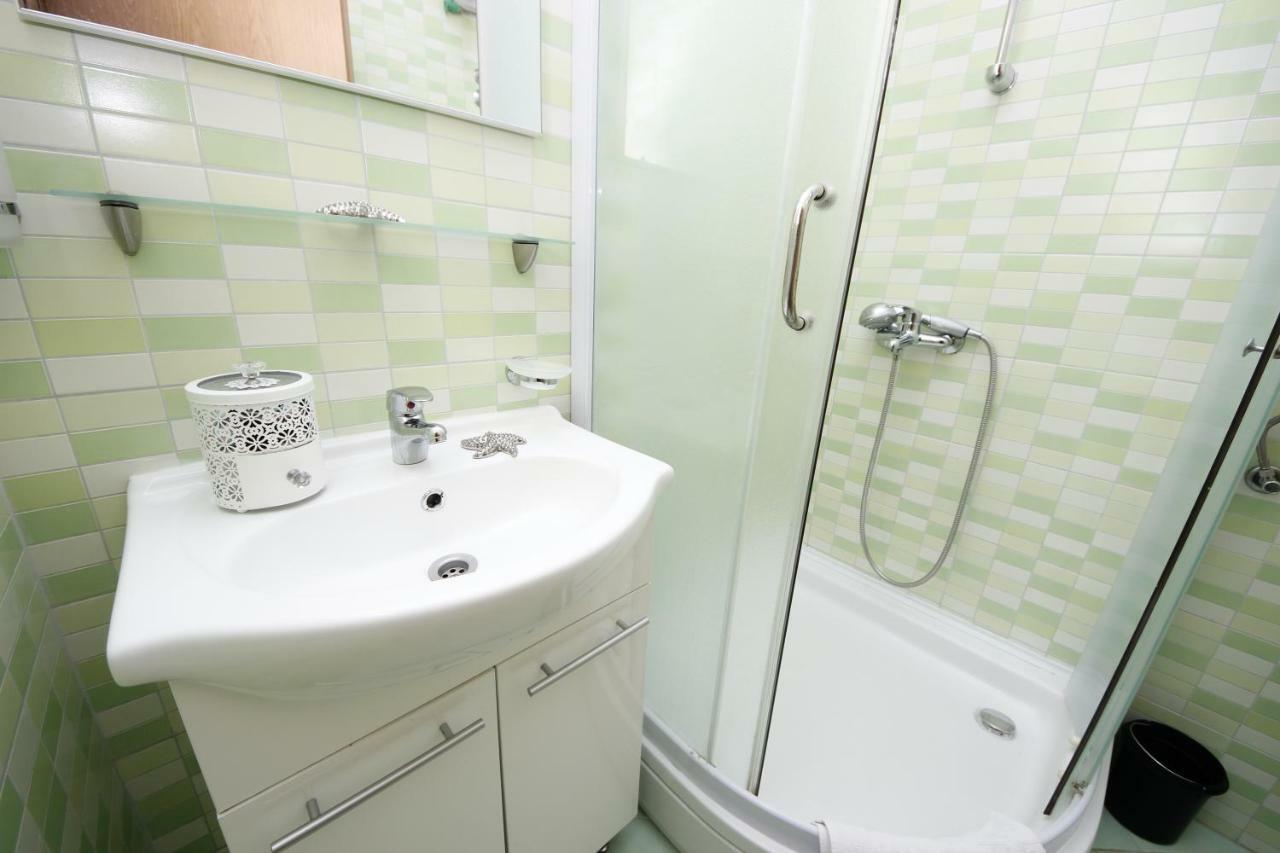 Apartmani Znaor Baška Voda Eksteriør bilde