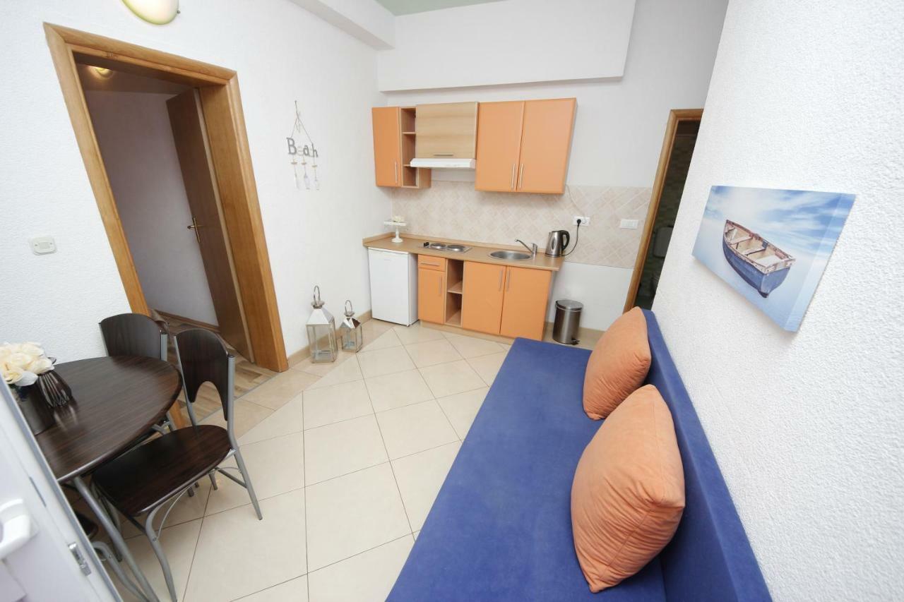 Apartmani Znaor Baška Voda Eksteriør bilde